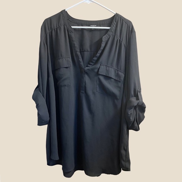 torrid Tops - Torrid Harper Blouse Womens 4 Black Roll Tab Sleeve Georgette Pullover Top
